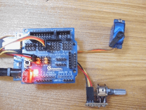 Arduino控制器中連接舵機同步搖擺